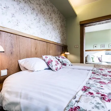Rose Apartment *
